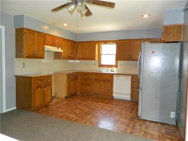 For Sale: 700 Autumn Dr Belton, MO 64012