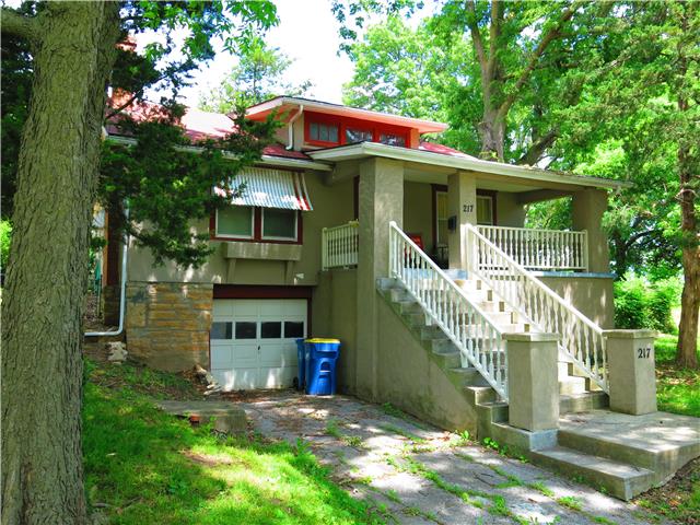 For Sale: 217 N Kimball St Excelsior Springs, MO 64024