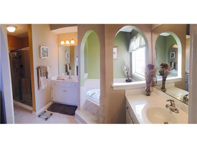 1305 NW Cedar Ct