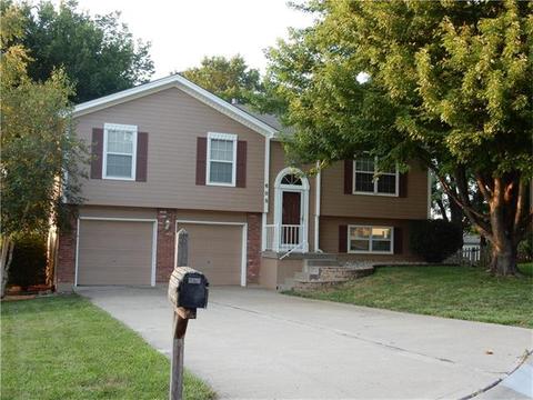 204 SW Sandstone Dr
