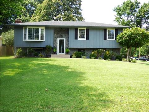 204 SW Sandstone Dr