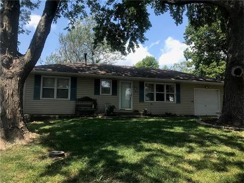 204 SW Sandstone Dr