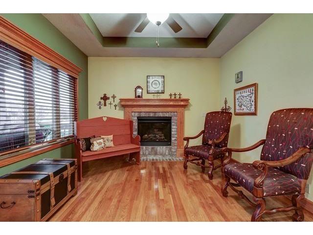 1610 NW Hedgewood Dr