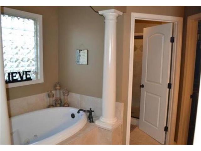 1111 NW Burr Oak Ln