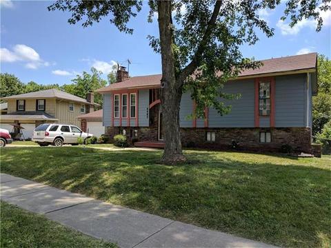 904 Pinkston St