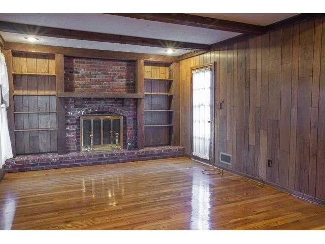 419 N Winnebago Dr