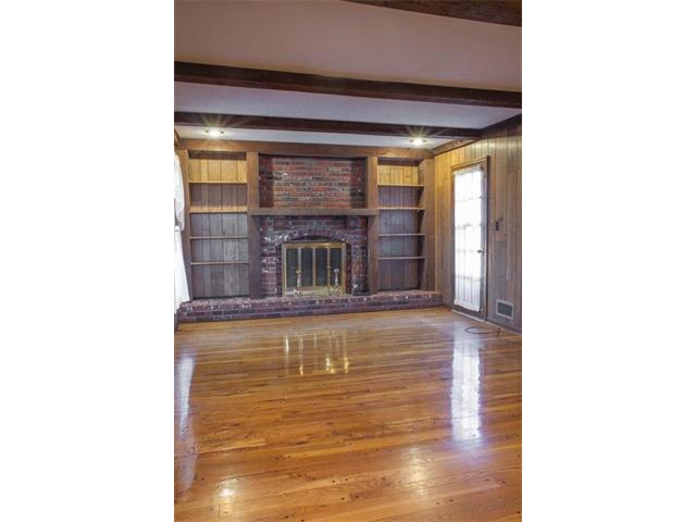 419 N Winnebago Dr
