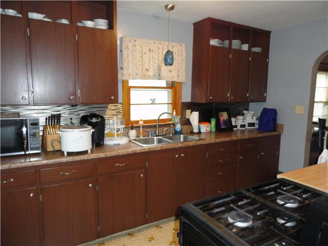 For Sale: 10406 E 35th St Independence, MO 64052