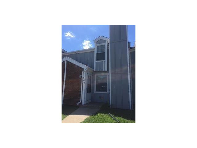 For Sale: 906 SE Hampton Ct Lees Summit, MO 64063