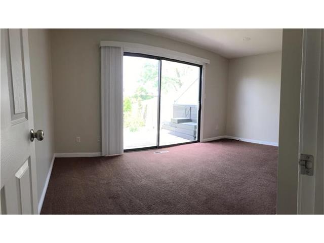 For Sale: 906 SE Hampton Ct Lees Summit, MO 64063