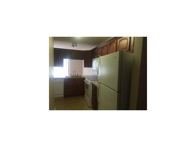 For Sale: 906 SE Hampton Ct Lees Summit, MO 64063
