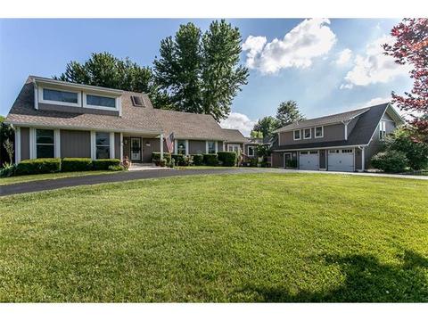 508 SW Lake Side Dr