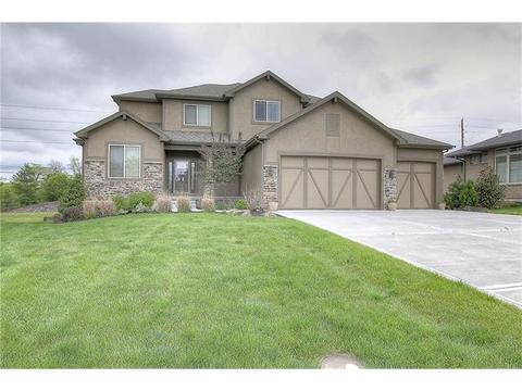 508 SW Lake Side Dr