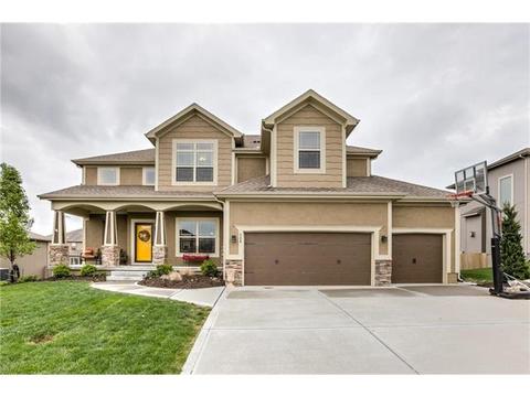 508 SW Lake Side Dr