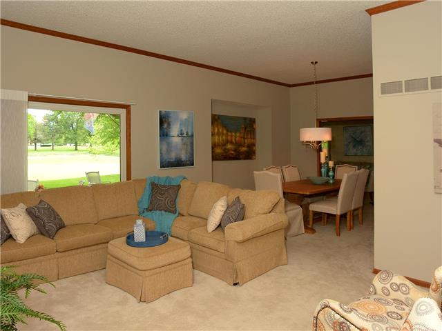 For Sale: 613 NE St Andrews Cir Lees Summit, MO 64064
