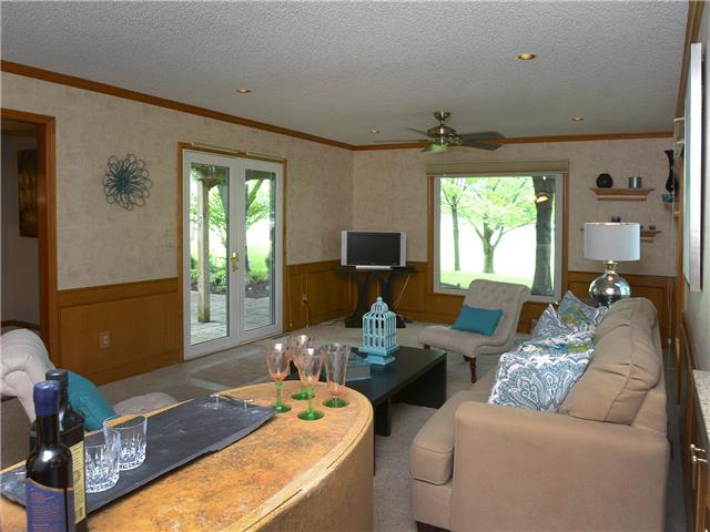 For Sale: 613 NE St Andrews Cir Lees Summit, MO 64064