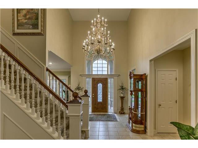 For Sale: 648 NE Shoreline Dr Lees Summit, MO 64064
