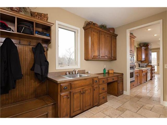 4428 NE Shadow Valley Cir