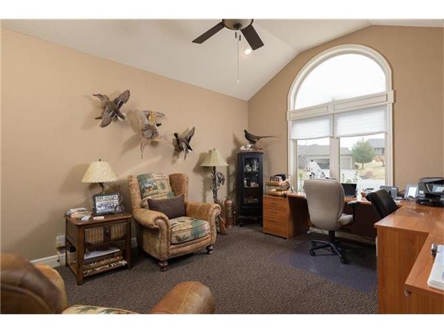 4428 NE Shadow Valley Cir