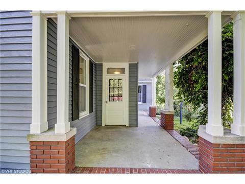 702 S 2nd St