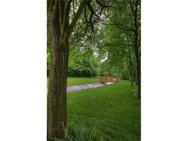 For Sale: 1325 SW Surrey Trace Na N/a Lees Summit, MO 64081