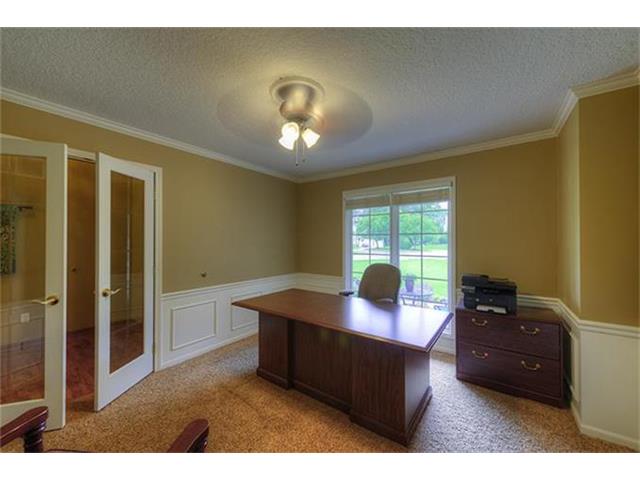 For Sale: 1325 SW Surrey Trace Na N/a Lees Summit, MO 64081