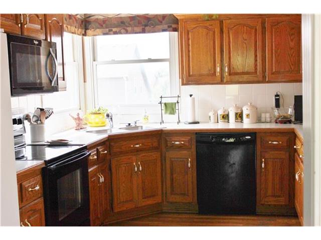 For Sale: 1141 SE 11th Ter Lees Summit, MO 64081
