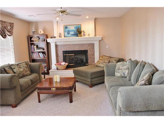 For Sale: 1141 SE 11th Ter Lees Summit, MO 64081