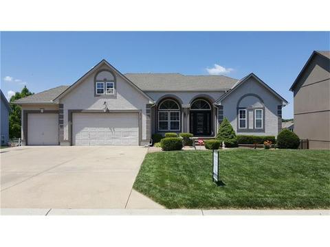 1112 SW Blazing Star Dr
