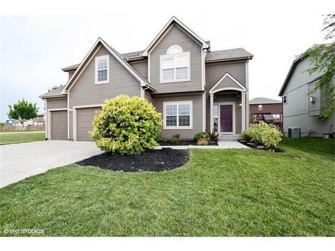 1112 SW Blazing Star Dr