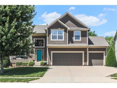 1112 SW Blazing Star Dr