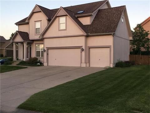 1112 SW Blazing Star Dr
