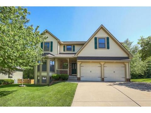 1112 SW Blazing Star Dr