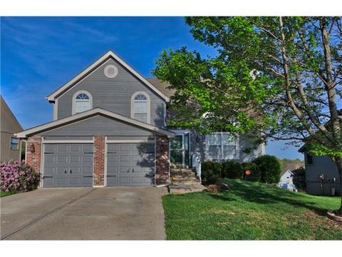205 E Foxwood Dr