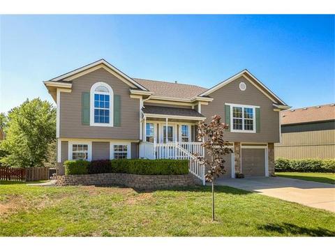 205 E Foxwood Dr