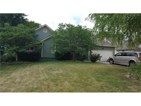 1729 NE Nine Oaks Dr