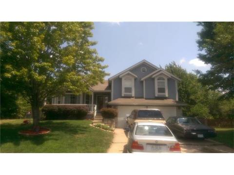 1729 NE Nine Oaks Dr