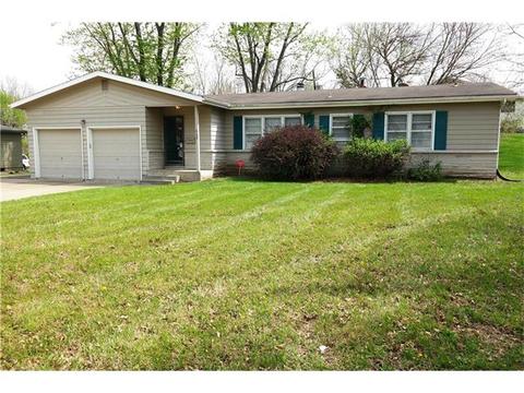 1729 NE Nine Oaks Dr