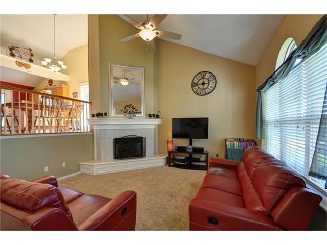 For Sale: 406 Donegal Dr Smithville, MO 64089
