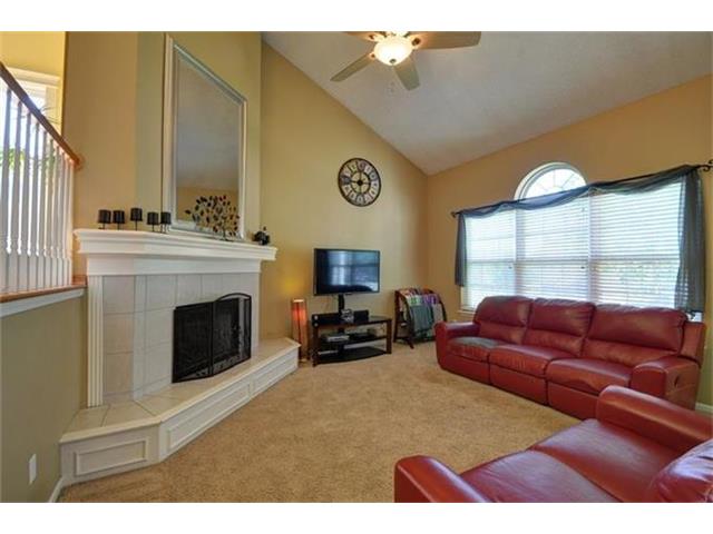 For Sale: 406 Donegal Dr Smithville, MO 64089