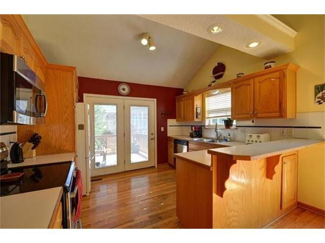 For Sale: 406 Donegal Dr Smithville, MO 64089