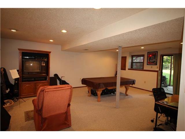 701 Foster Ln