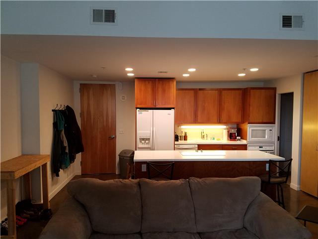 21 W 10th St #8C