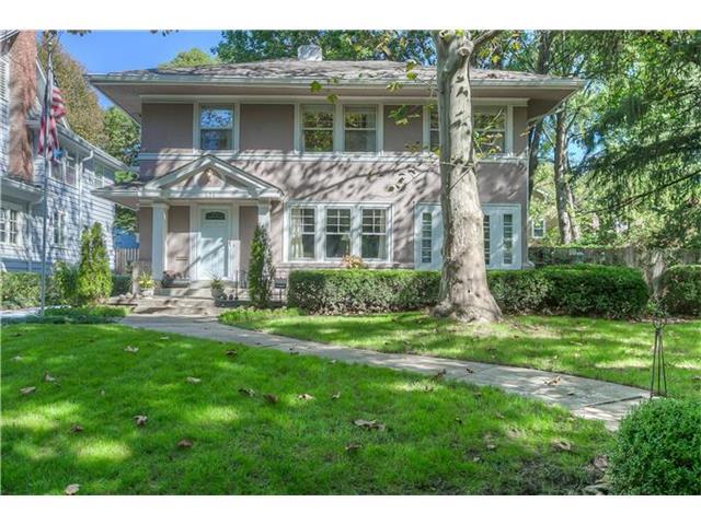 21 W 10th St #8C