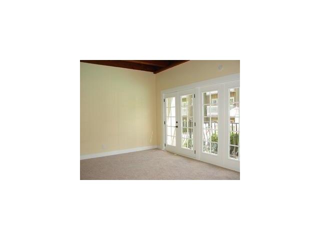 For Sale: 1111 W 46 St #APT 54 Kansas City, MO 64112