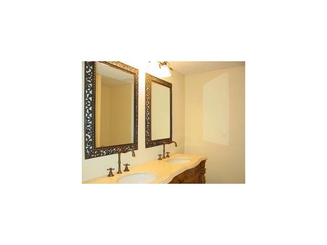 For Sale: 1111 W 46 St #APT 54 Kansas City, MO 64112