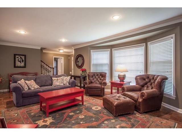 For Sale: 1021 W 69th St Kansas City, MO 64113