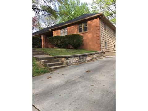 112 Pointe Dr