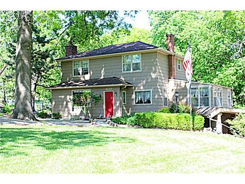 112 Pointe Dr