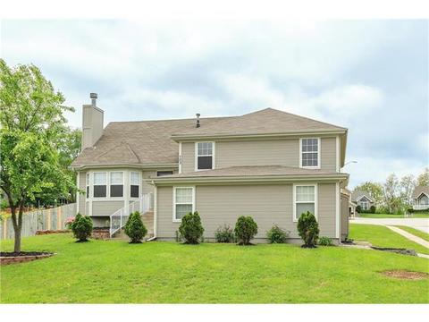 112 Pointe Dr